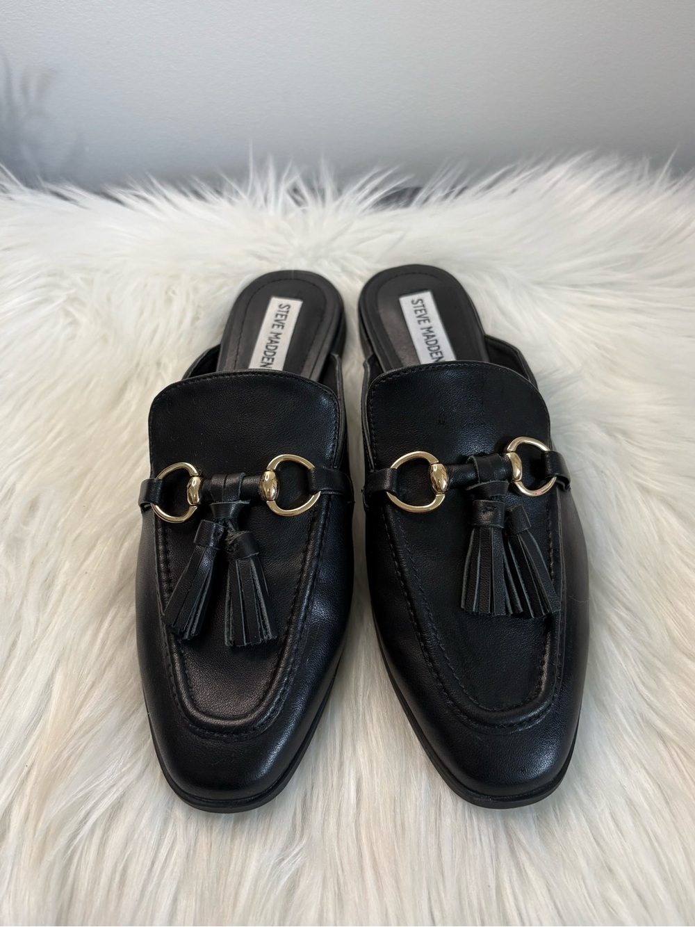 (82)Steve Madden Black Leather Tassel Mule Loafers with Gold Hardware